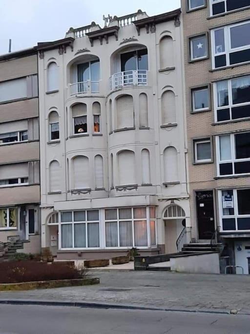 Villa Jean Gezellig Appartement Met Zeezicht Blankenberge Eksteriør bilde